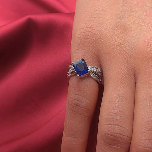 Bleue Dusk – Sleek Modern Silver Ring