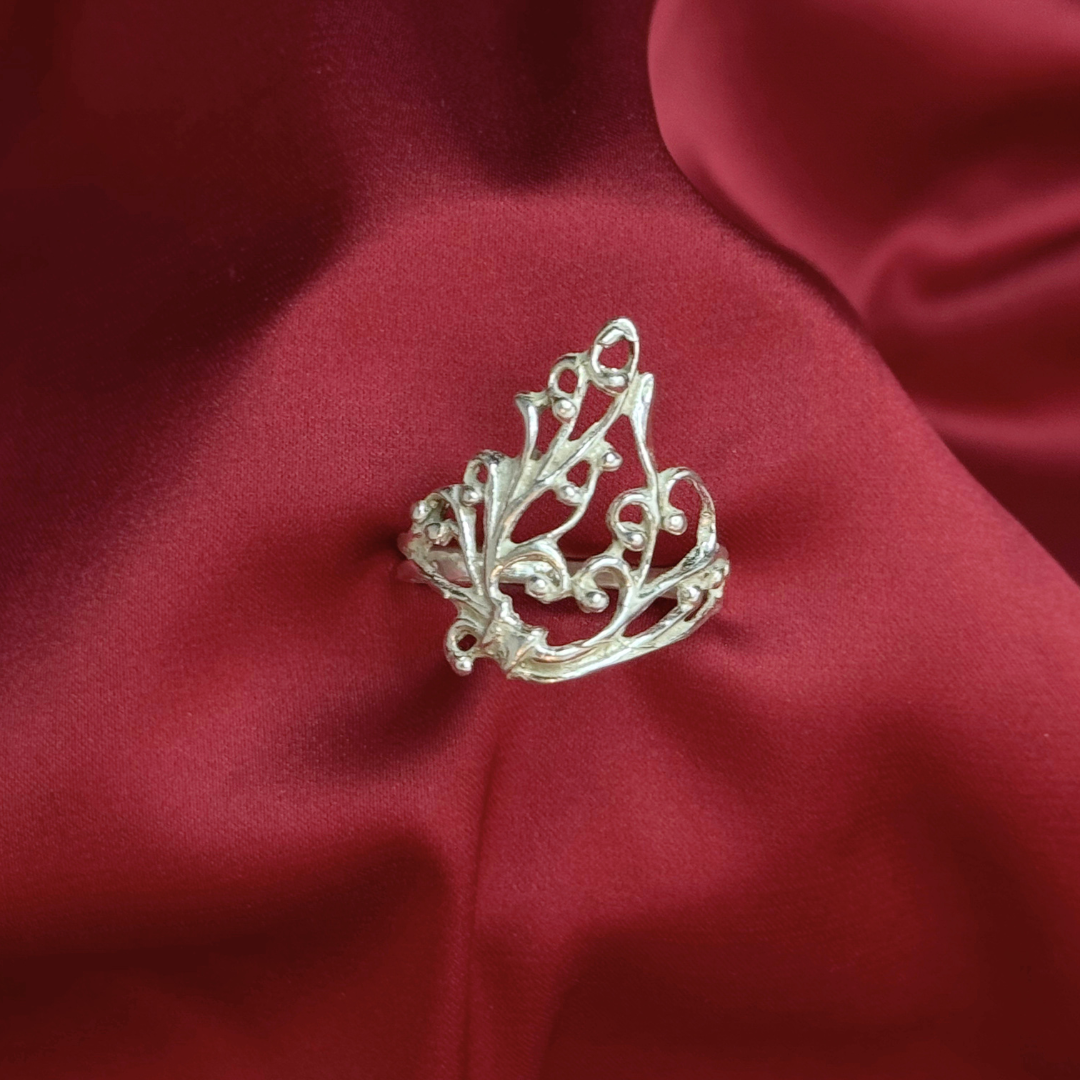 Vana Veil Sterling Silver Ring | Nature-Inspired Adjustable Leaf Design