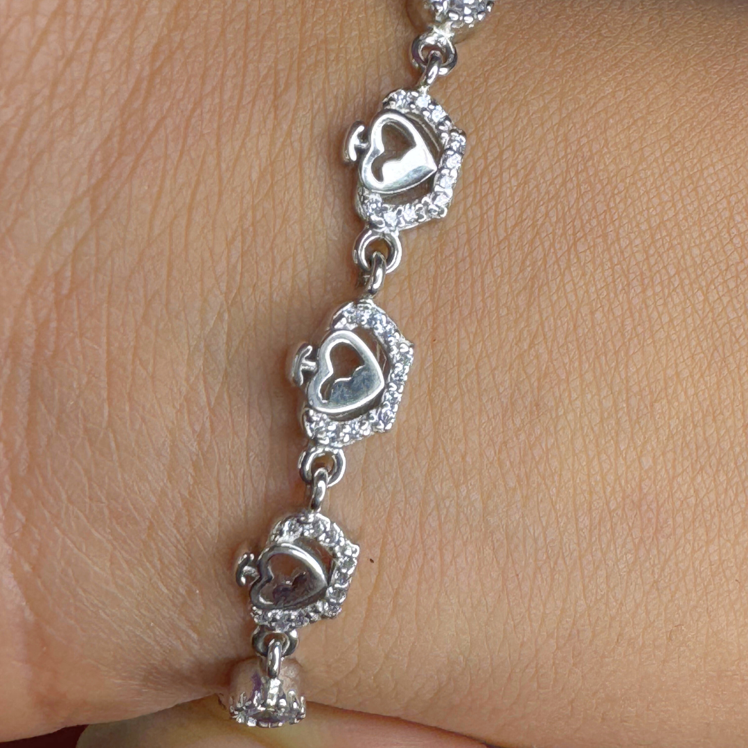 RANI BANDH – Regal Crowned Hearts Silver Bracelet