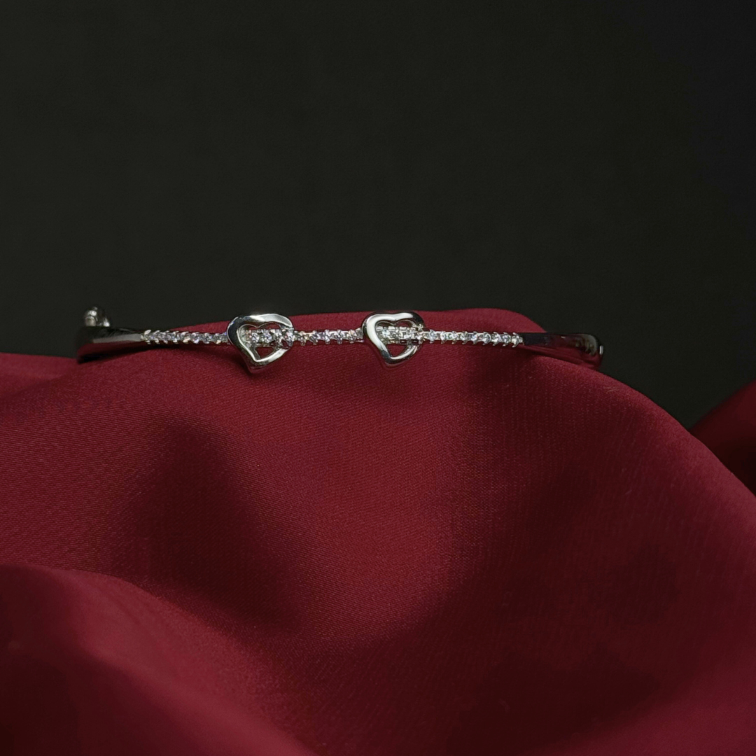 TWIN LOVE – Dual Heart Silver Bracelet