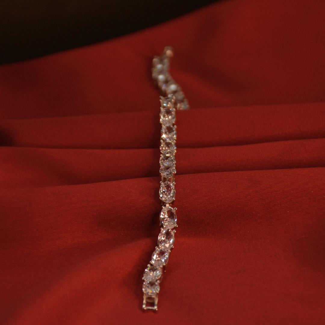 Stellar Line Silver Bracelet – Elegant Constellation-Inspired Jewelry