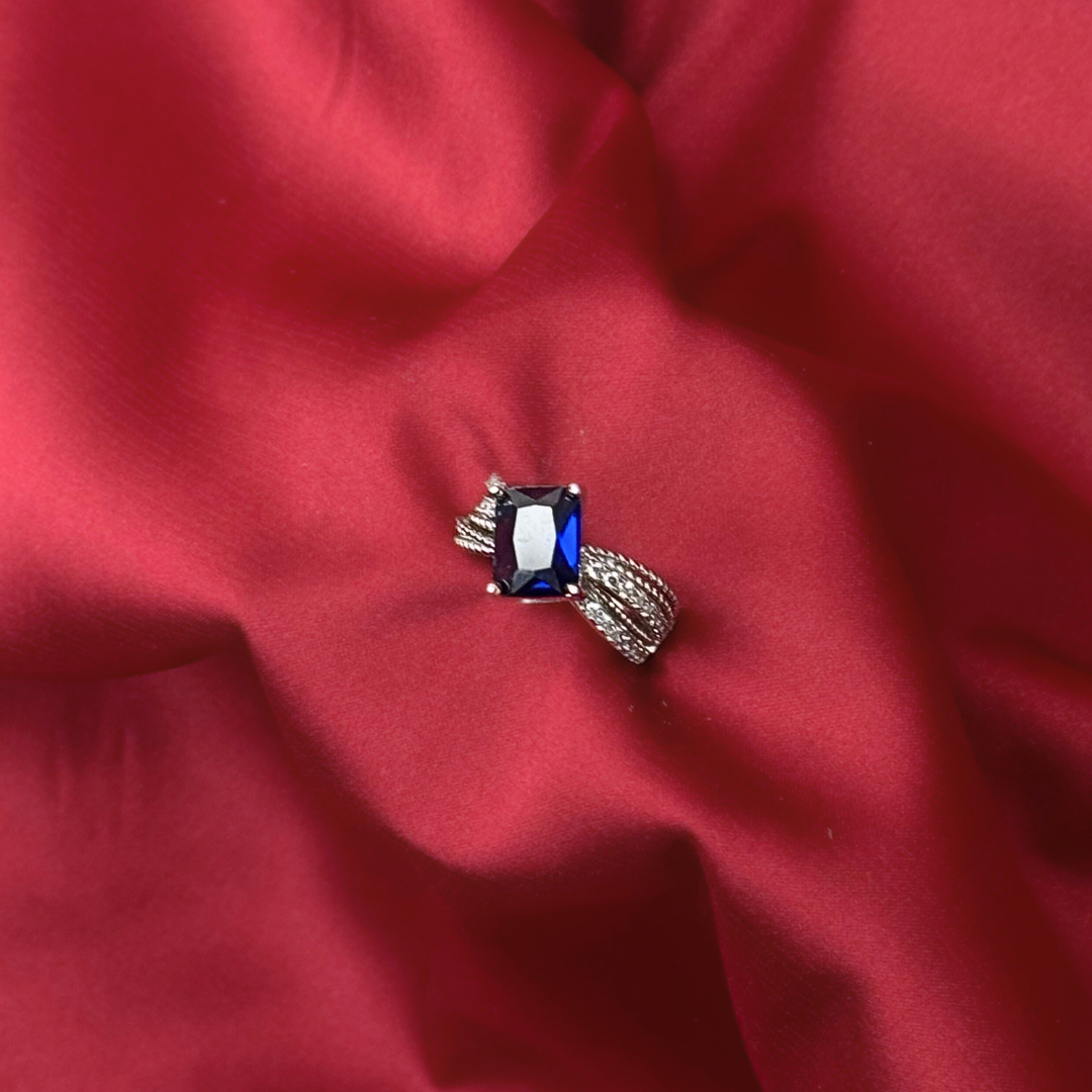 Bleue Dusk – Sleek Modern Silver Ring