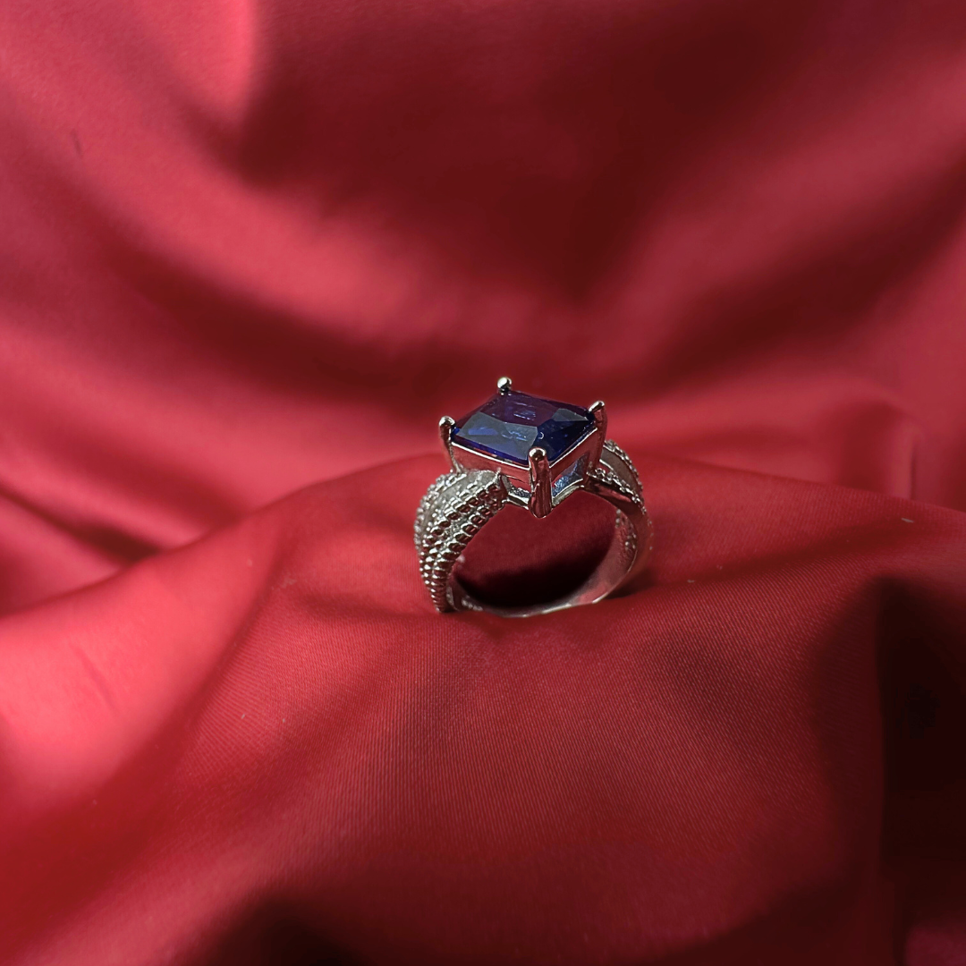 Bleue Dusk – Sleek Modern Silver Ring