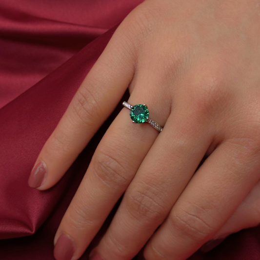 Emerald Suave – Emerald Cut Modern Ring in 92.5 Sterling Silver