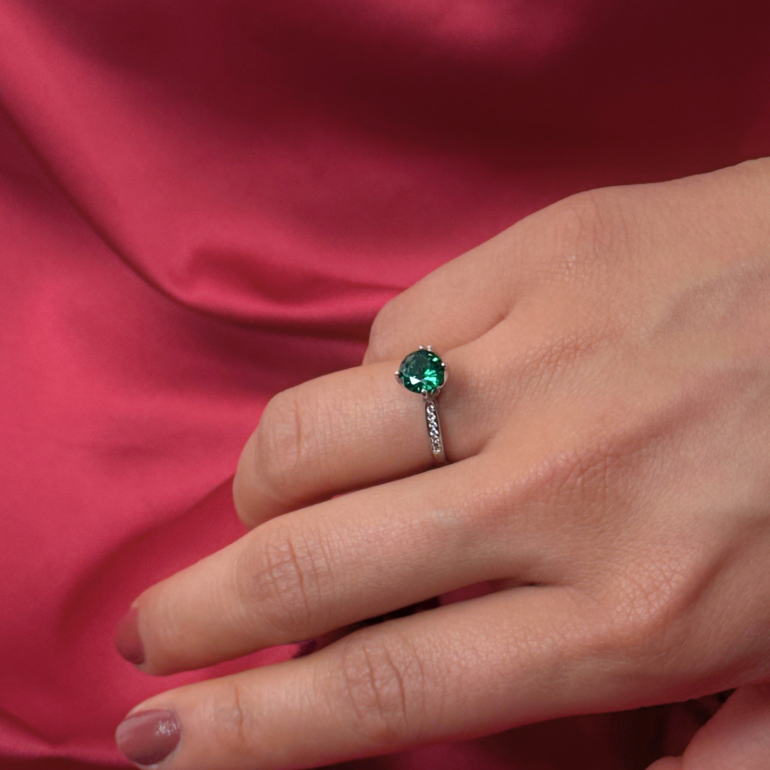 Emerald Suave – Emerald Cut Modern Ring in 92.5 Sterling Silver