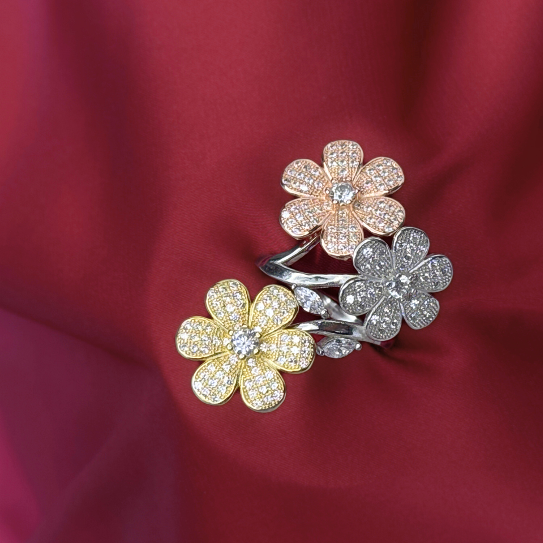 Amara Sterling Silver Flower Ring – Timeless Floral Design for Everyday Elegance