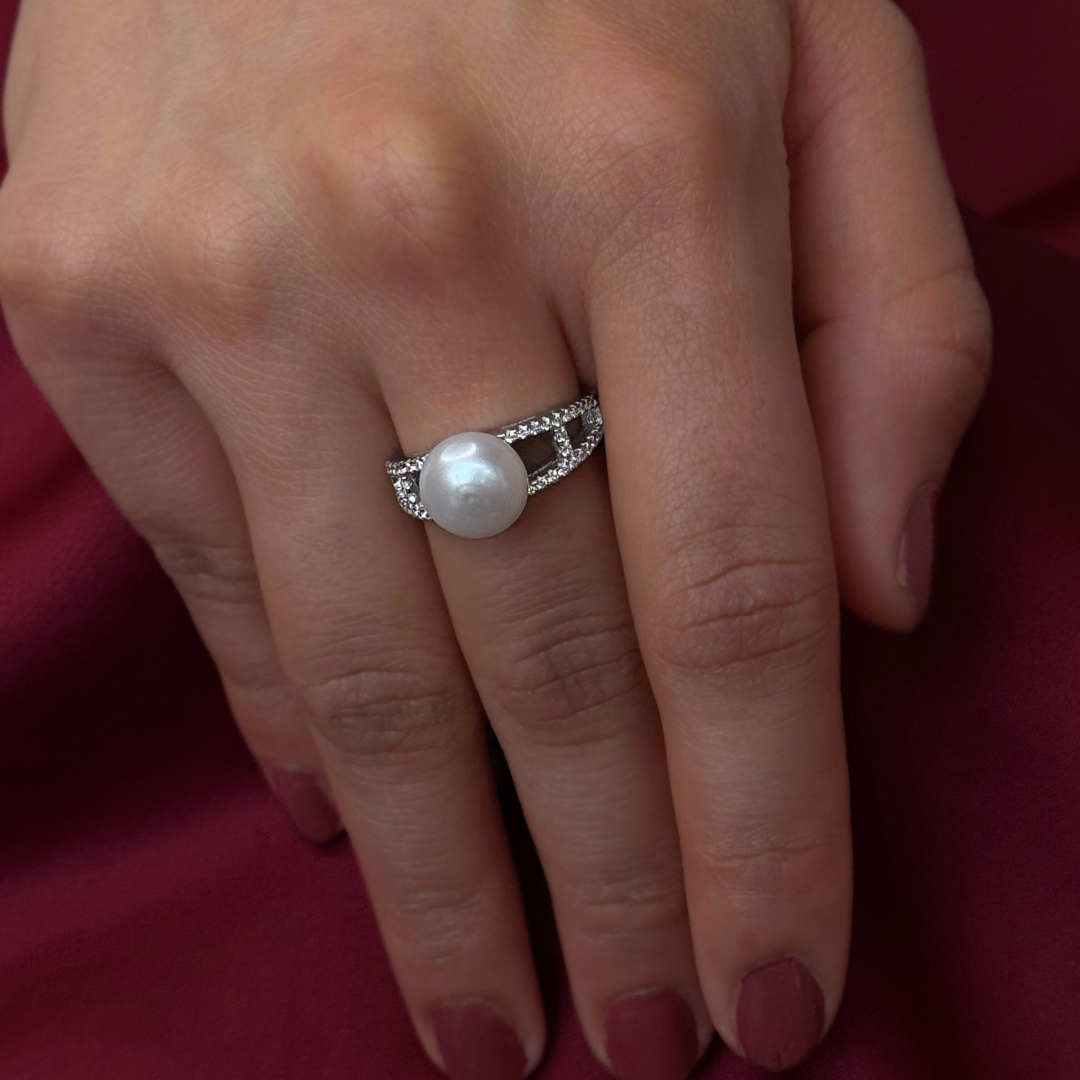 Frame Pearl – Minimal Silver Pearl Ring