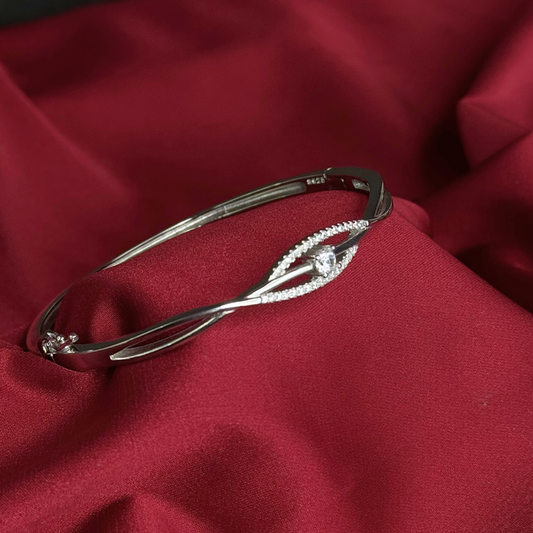 AYRA CUFF – Modern Curved Silver Statement Bracelet